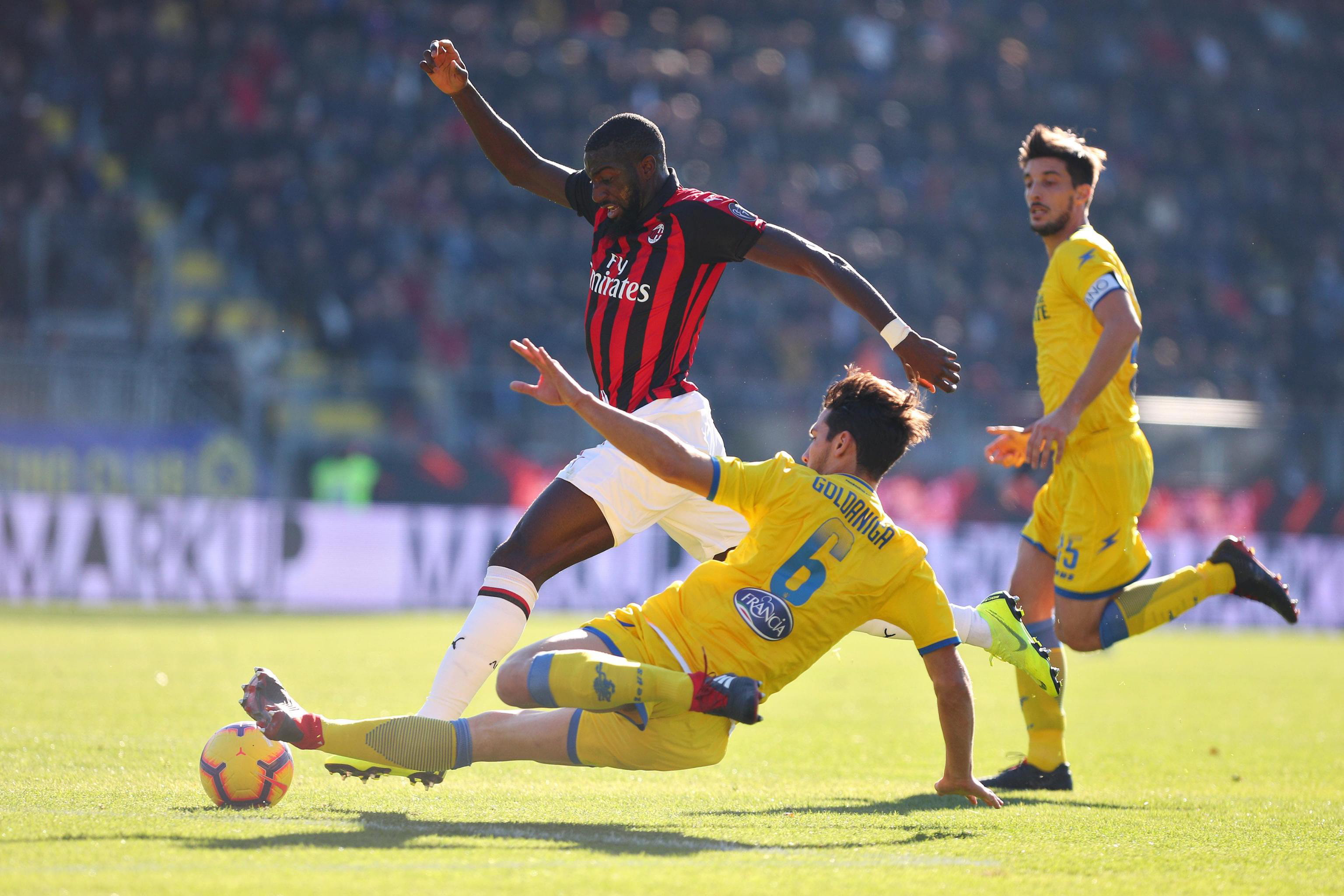 足球——意甲联赛:ac米兰战平弗罗西诺内