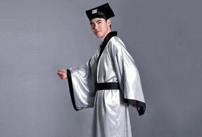 县令出了一个上联,才子立马对出绝佳下联,众人听后拍手叫绝