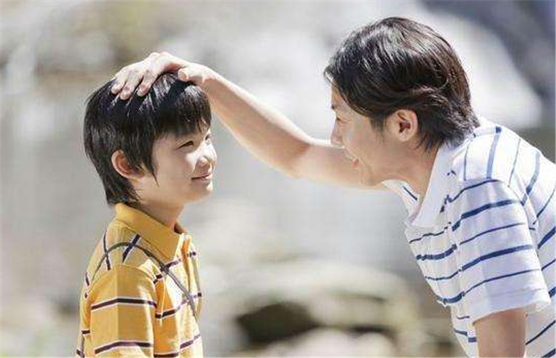 农村俗语:"男怕摸头,女怕摸腰",啥意思?说出来你都不信