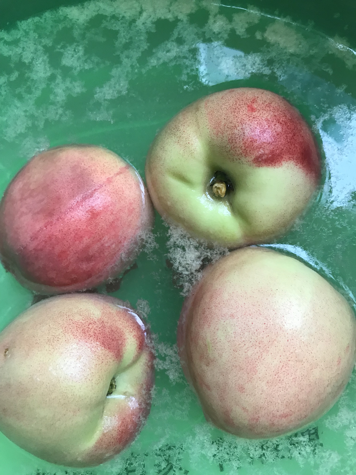 生活小妙招,教你如何清洗干净桃子毛?