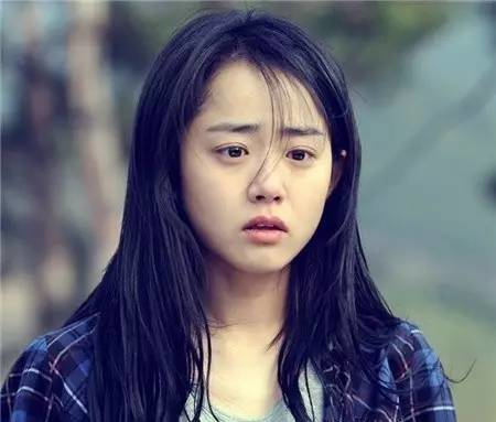 文根英是极具表演天赋的演员,长得也好看又有灵气,表演又很有深度 ,让