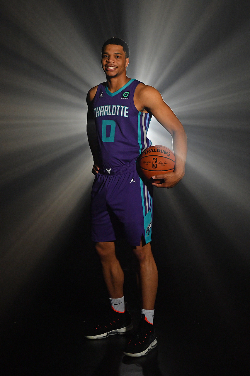 小肯扬马丁进入自由市场的消息让nba球迷们激动不已!