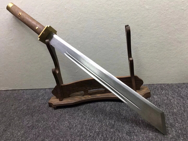 花纹钢手工包铜锦衣卫:全长83,刃长49,刃宽4.4