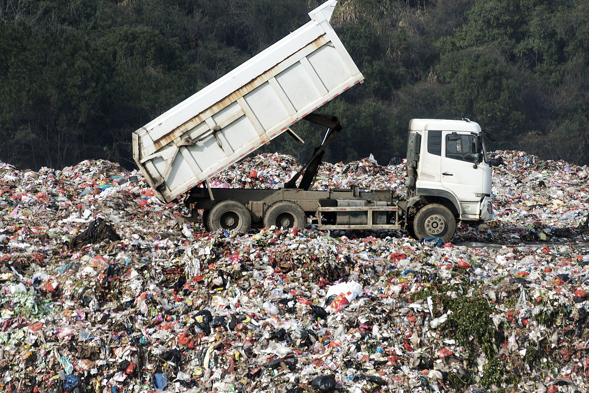 触目惊心!江苏土地复垦3大骗局 | 地下偷埋8000吨有毒化工废渣
