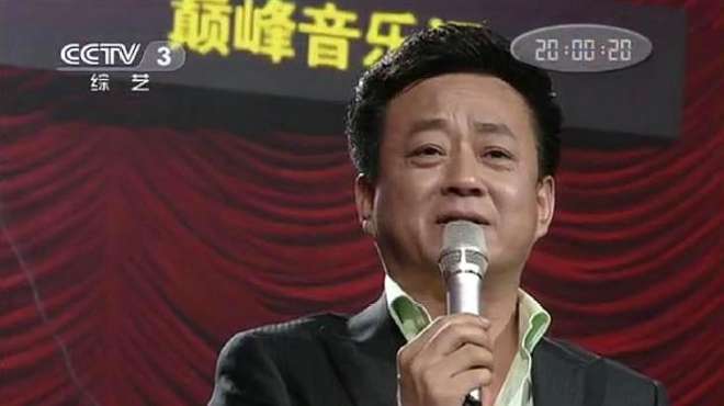 [图]校园歌手演唱《为爱说抱歉》，杨帆：仅次于朱军的声音！