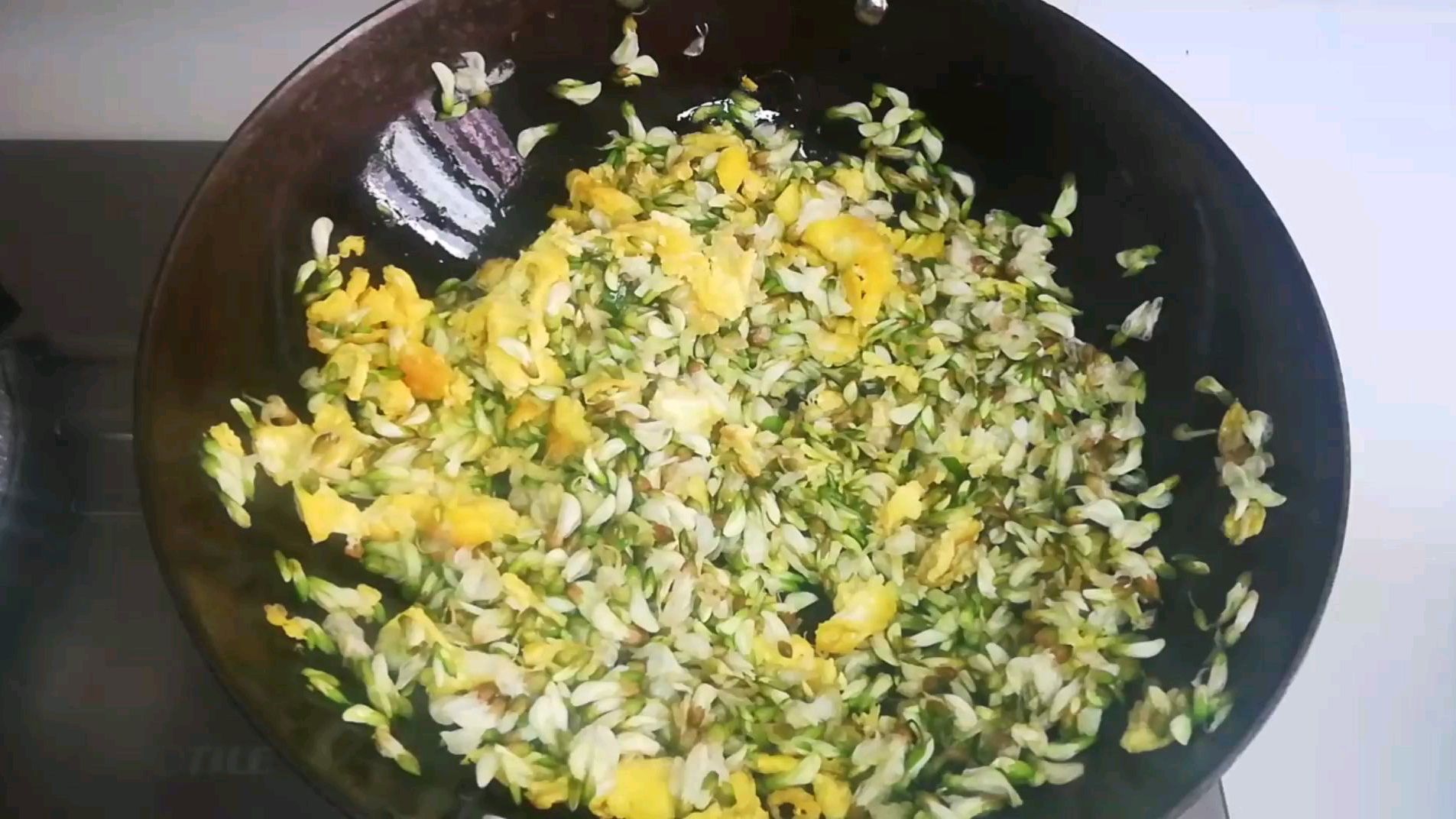 最好吃的槐花饺子做法 调馅是关键 鲜香十足 吃的太过瘾了