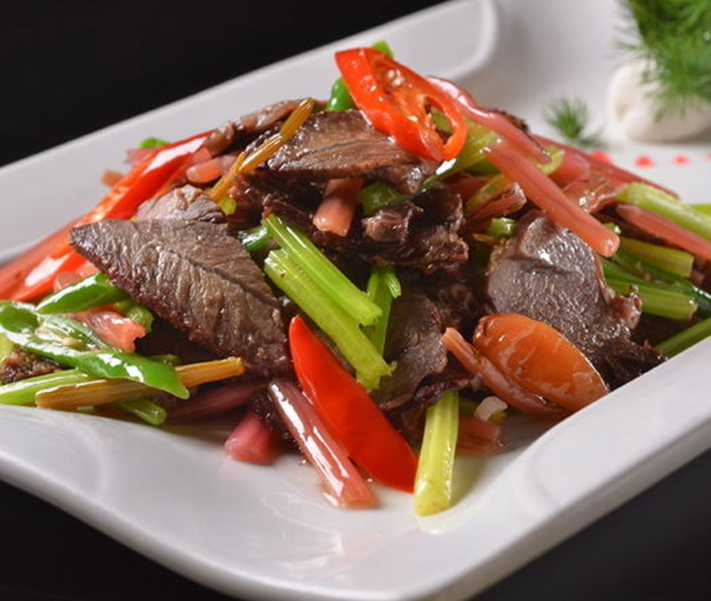 炒出的牛肉又硬又干?酒店大厨:多加这一步,软烂更入味!