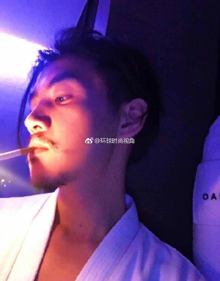 陈晓抽烟苏炸天,喜欢陈晓的文艺雅痞风