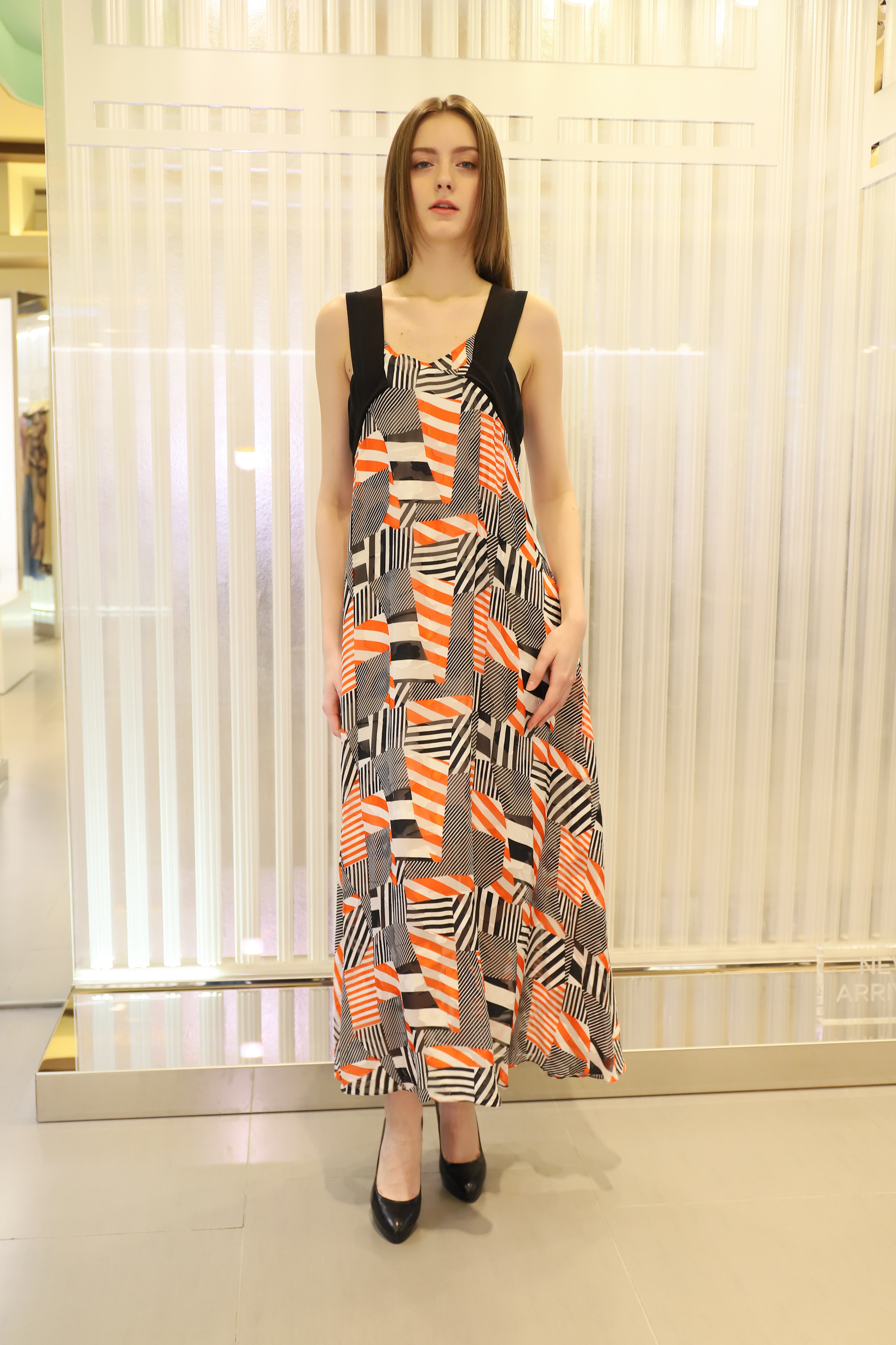 奥林匹克精神与时尚老佛爷碰撞,意大利超模创作缪思女神装