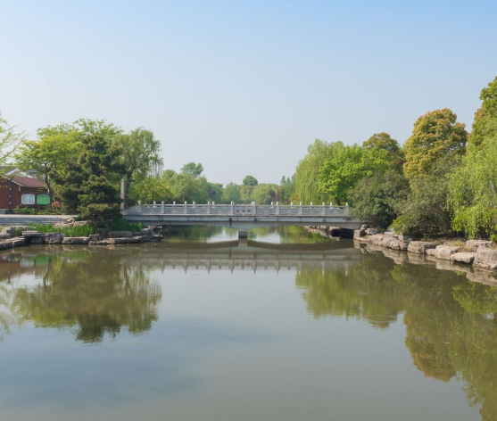 靖江历史久远,文化风景胜地众多,处处都吐露出葱葱郁郁的绿色