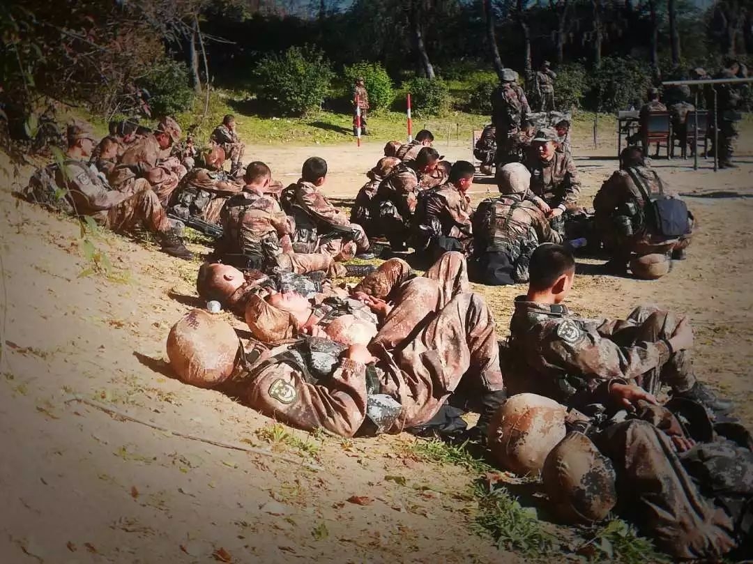 兵哥哥军营日常生活啥样?这本手册值得你收藏!