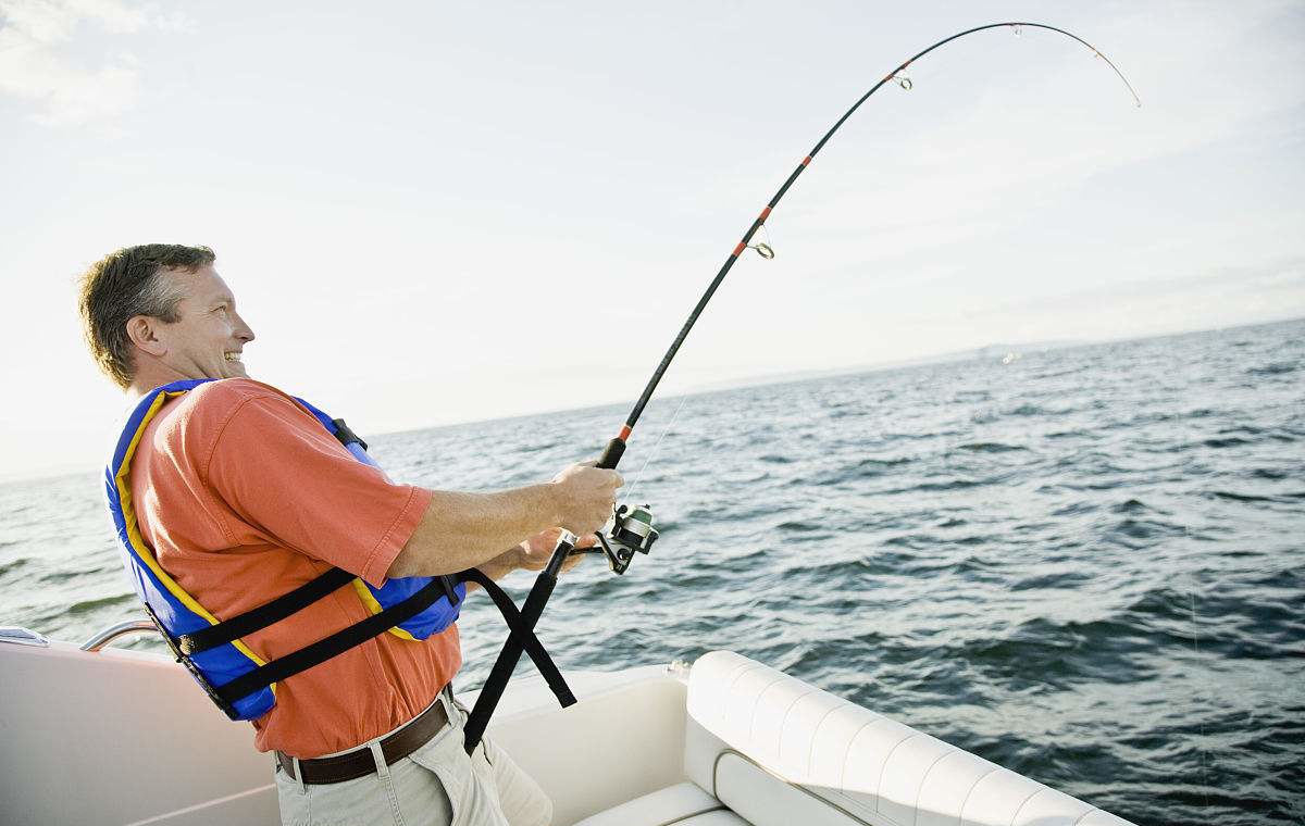 垂钓者应注意垂钓姿势的科学性,减轻身体各部分的疲劳和紧张度