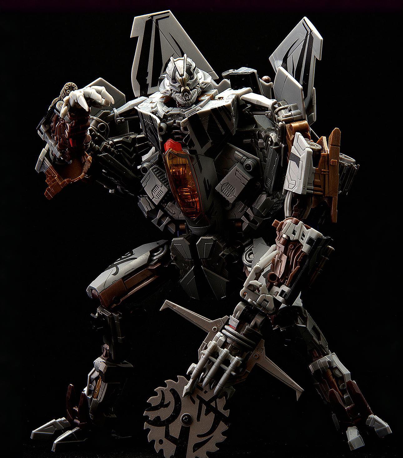 变形金刚大电影《月黑之时》模型重涂:狂派霸天虎红蜘蛛