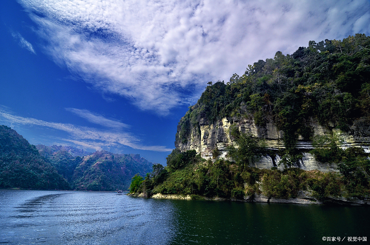 乌江画廊景区:探索重庆与贵州的边界之美