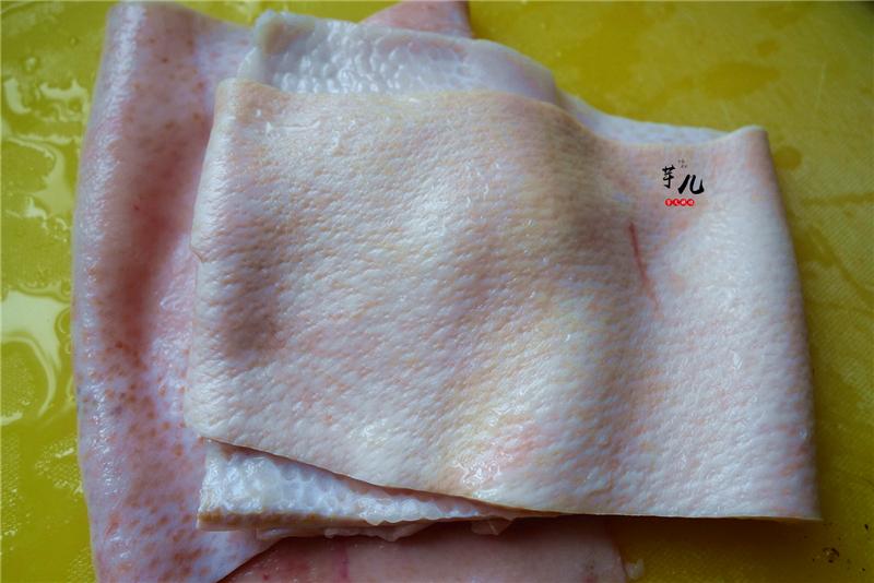 猪皮别扔,这样做,简单美味,麻辣鲜香,q弹有嚼劲,好吃又下饭