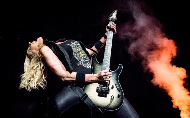 美国摇滚名人堂成员爱丽丝库珀震撼演出