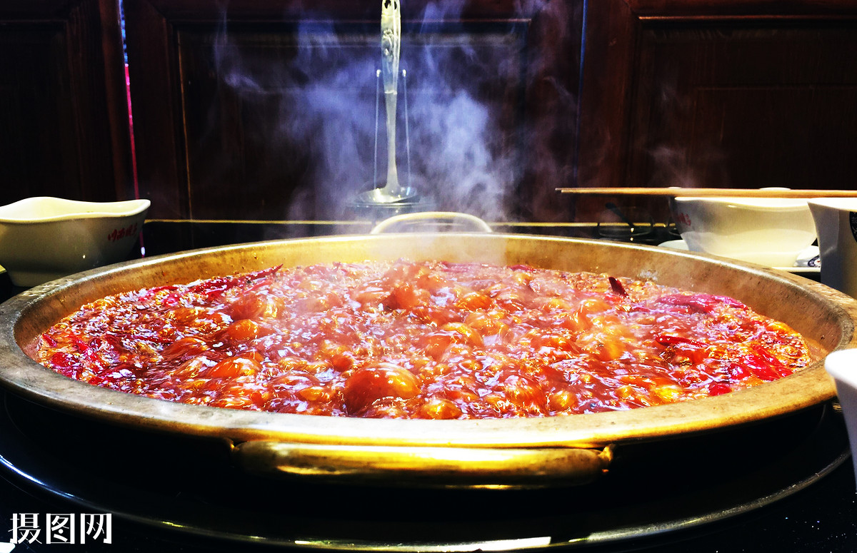 股东惊爆火锅店黑幕,如何制作"口水油",看完再也不敢吃火锅了