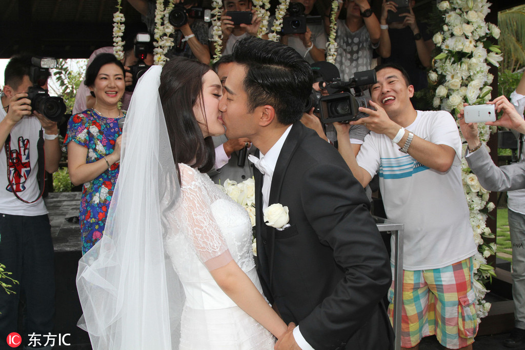 本月(12月)下旬,开始有网友爆料称杨幂将于近日公布离婚的消息.