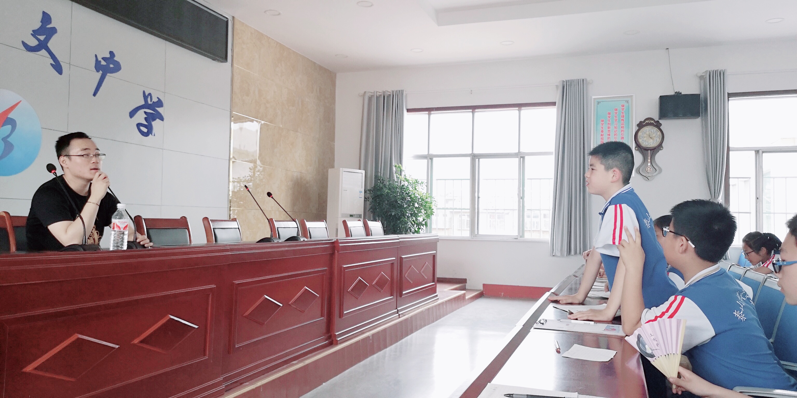 作家左小祺和周云湘受邀泰安博文中学谈"文学情怀"