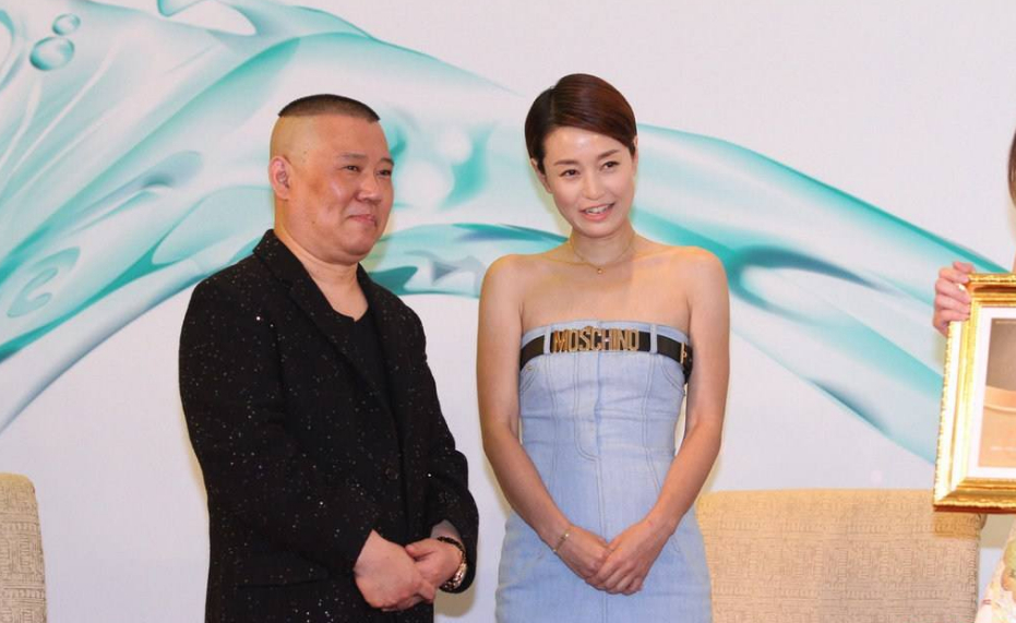 马伊琍回答:"那时候我抽烟,他就老给我递烟,一给我递烟我们俩就考始