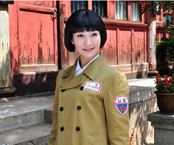 她是《盾神》中的吴敏,单纯善良努力认真,今家庭恩爱幸福