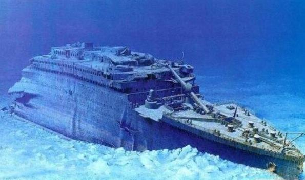 泰坦尼克号断裂处图片