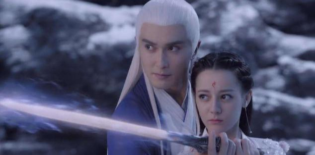 梵音谷中,凤九大战妖尊渺落,想保护曾为天地共主的东华帝君