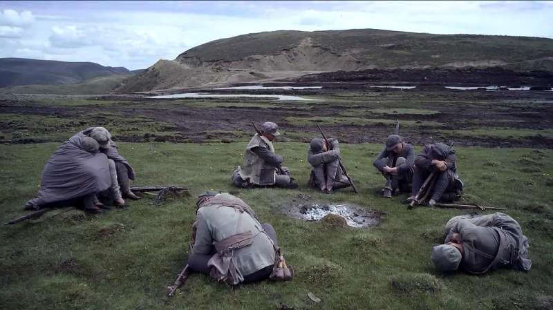 红军长征过草地晚上还有说有笑的睡了一觉人就再也没有起来