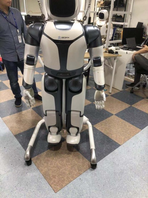 优必选商用机器人手板模型