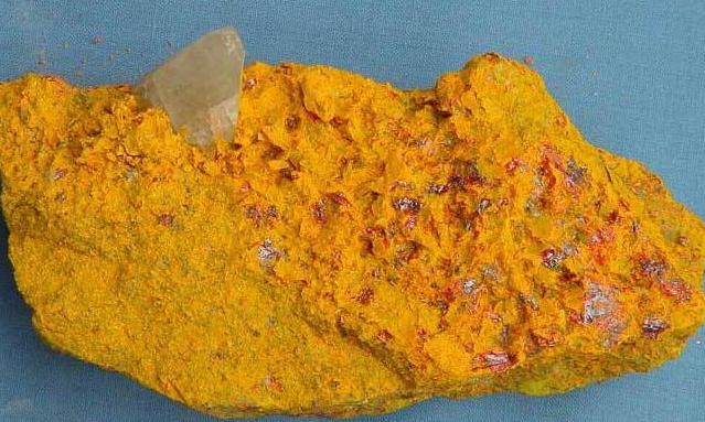 雄黄矿的黄色