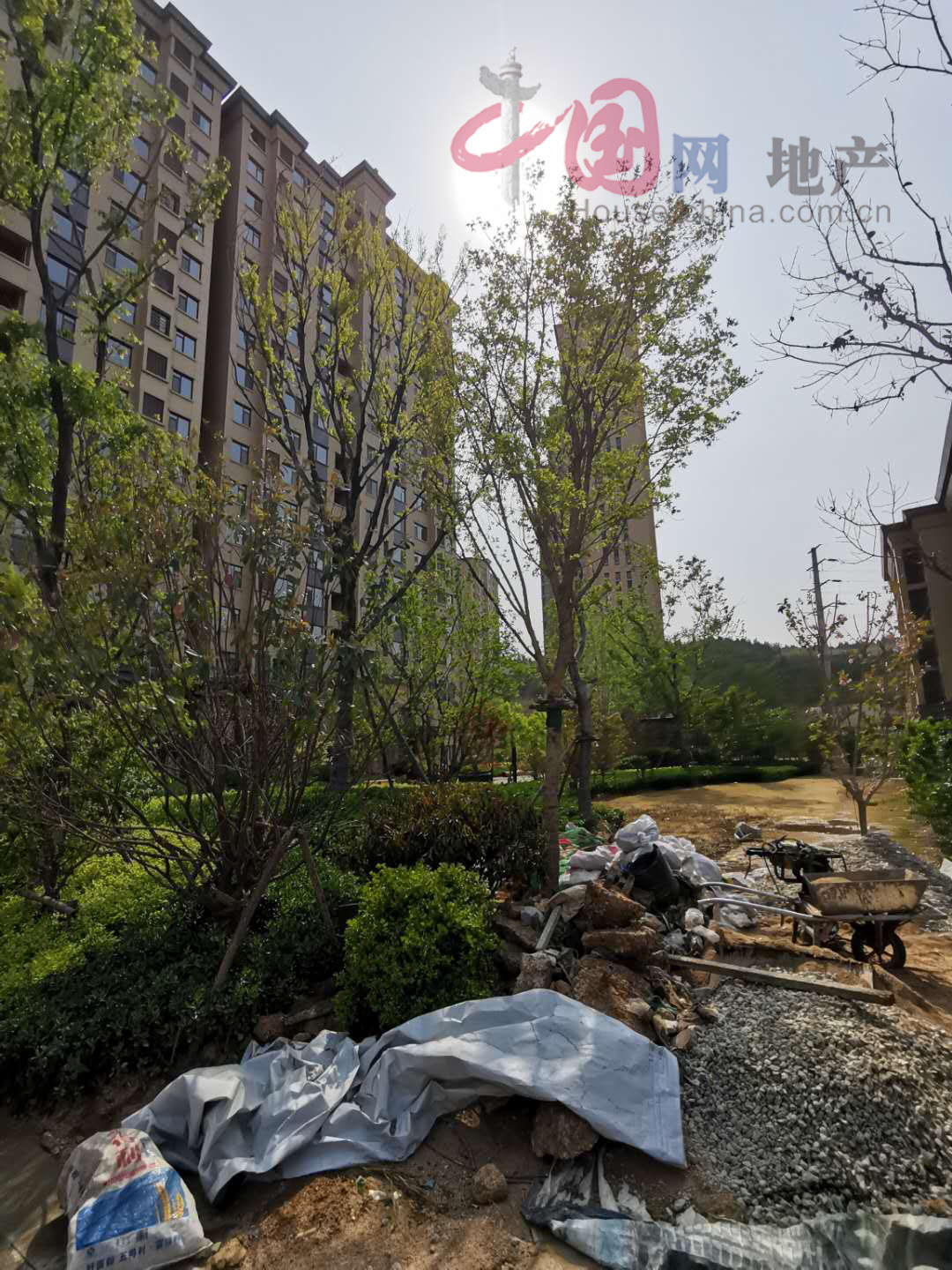 济南绿地泉海珀天沅被指低质高价,业主未住已想转手