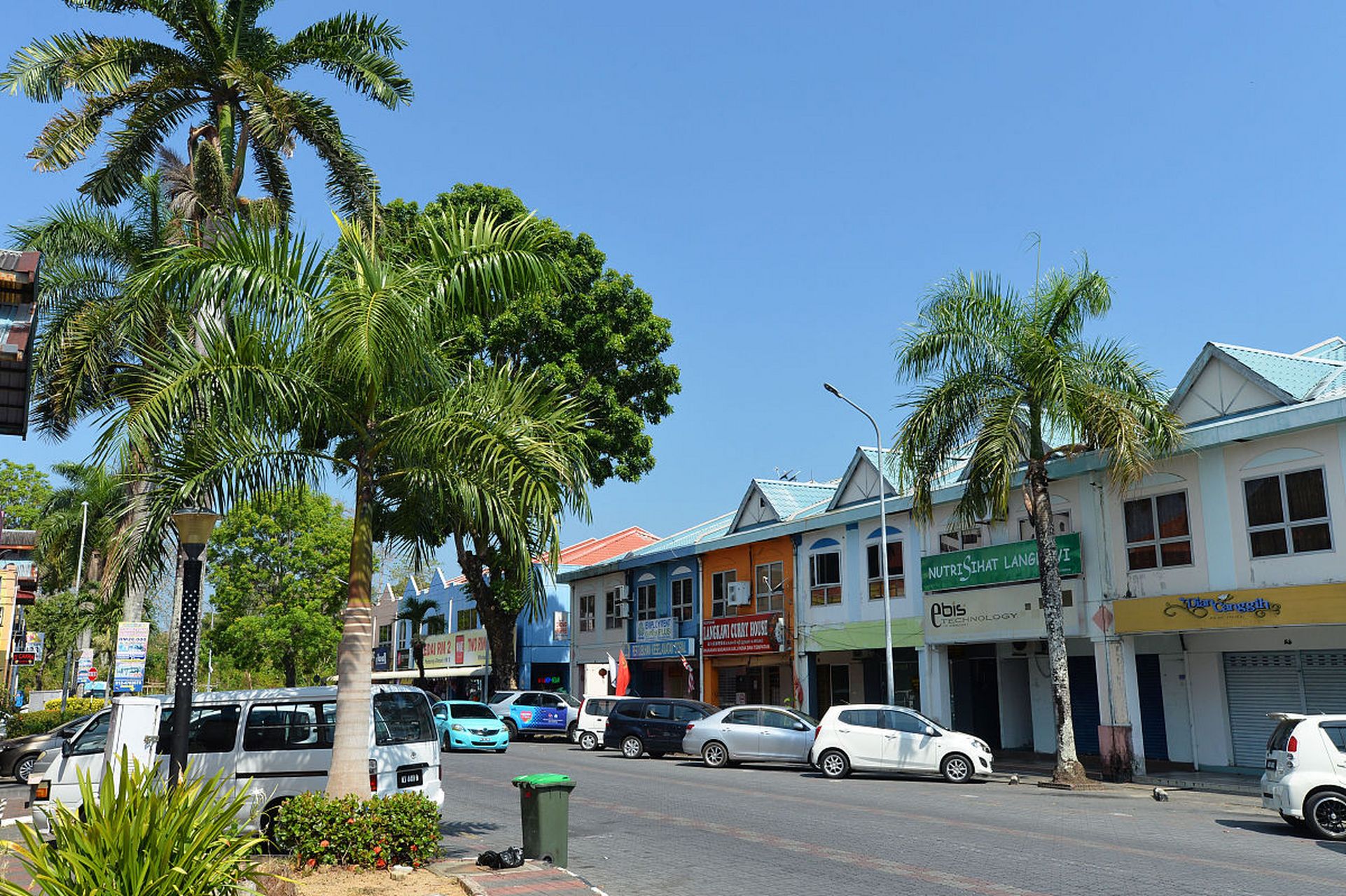 亚罗士打,它是马来西亚吉打州的首府,名字源于一棵叫"士打"的树,是