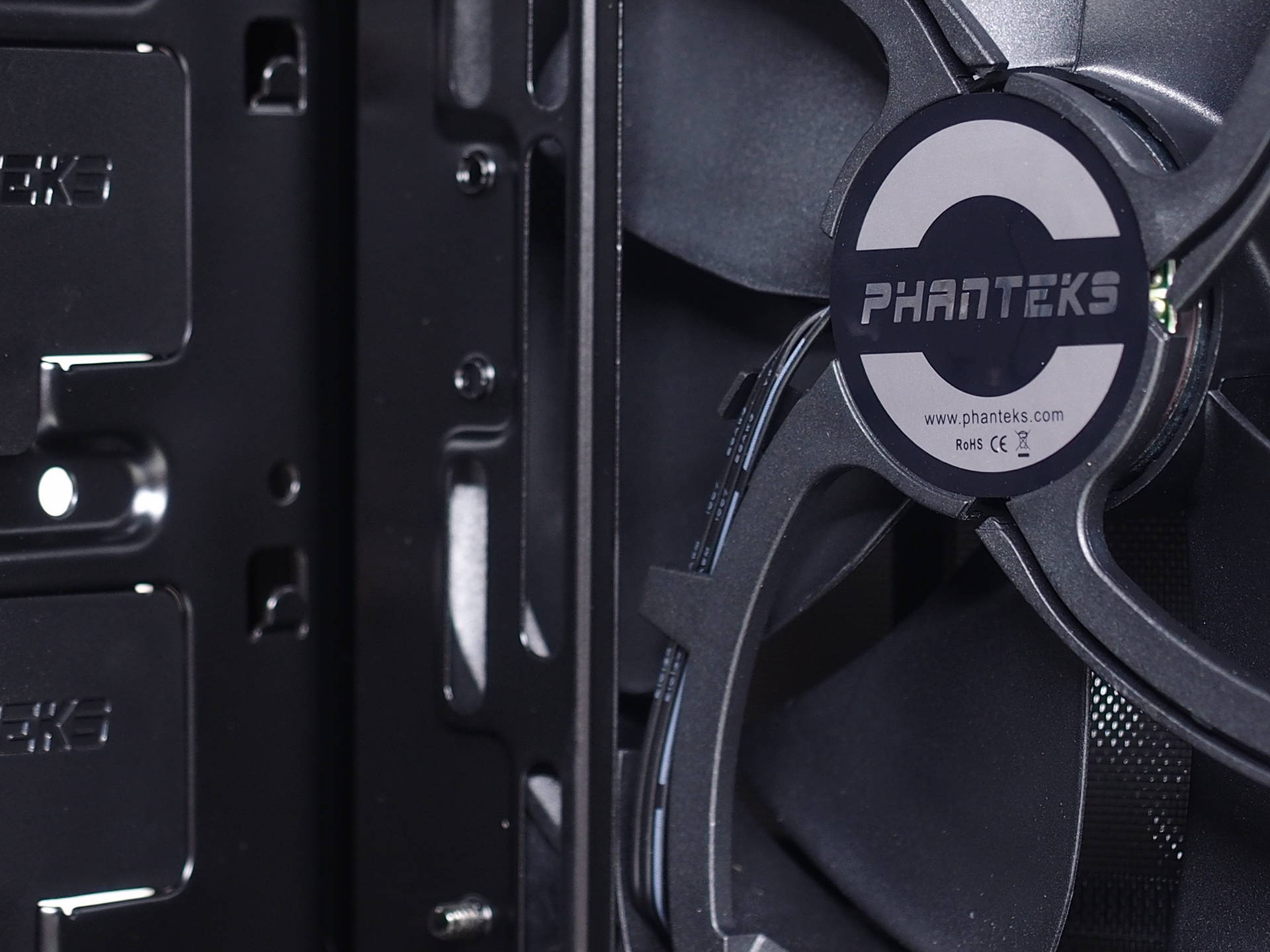 直男美学:phanteks 追风者 etg 515流光银 机箱