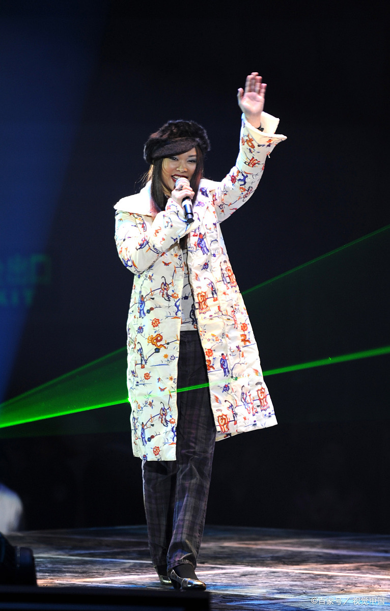 许美静,穿着不同的服饰,给予我们不一样的美!