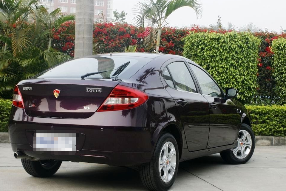 莲花l3,比例协调的车身,时尚感与颜值并存