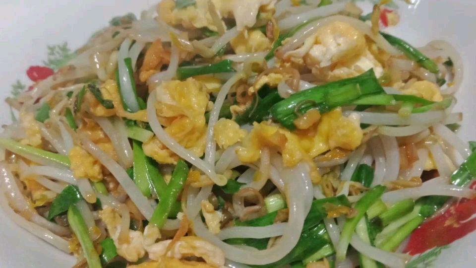 豆芽韭菜炒鸡蛋绿色健康的减肥餐,味道特别香给肉都不换