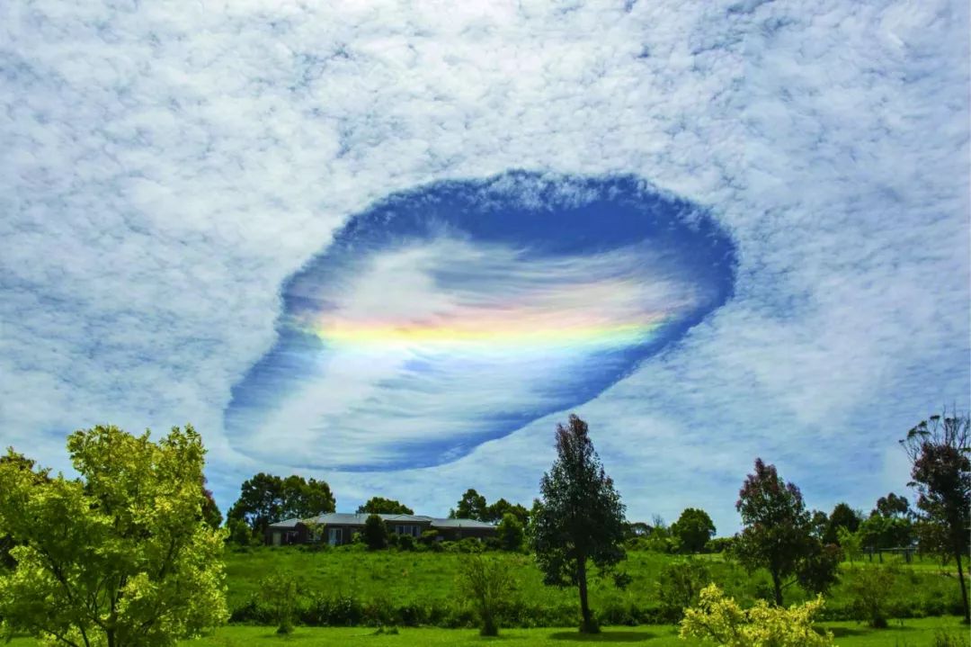天空破了个洞