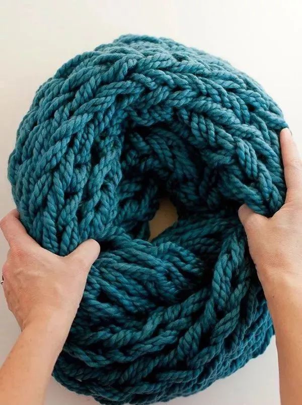 怎么徒手织围巾?手工编织粗毛线围巾编织步骤