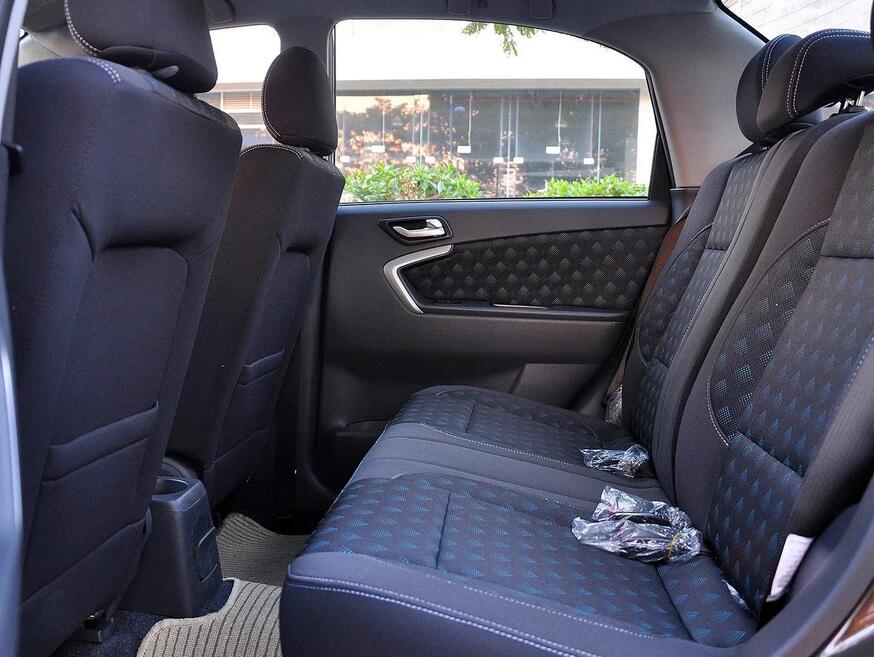 昌河铃木-利亚纳a6,内饰才是这款车的看点