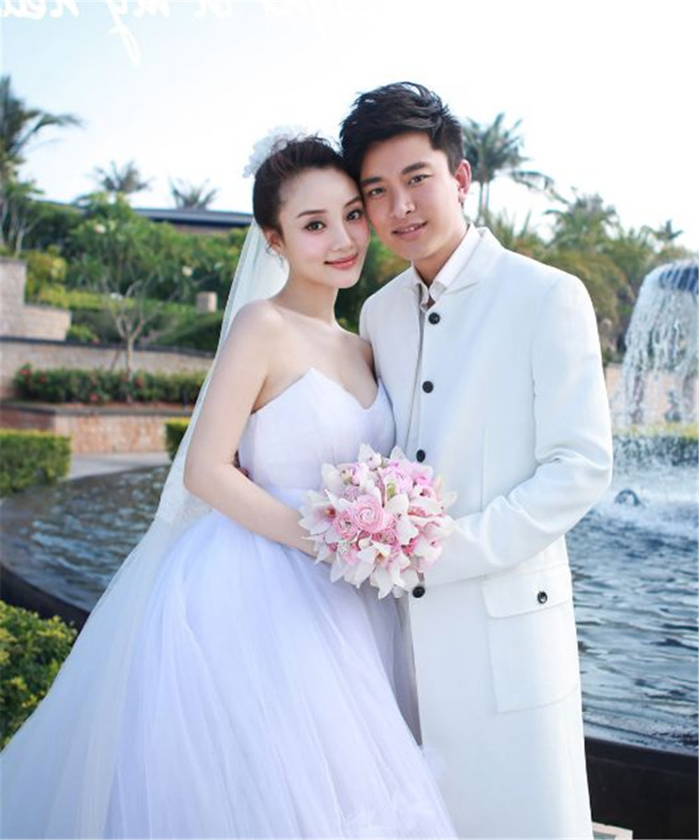 贾乃亮发文感动众人,pgone粉丝却说pgone是受害者,醒醒吧!