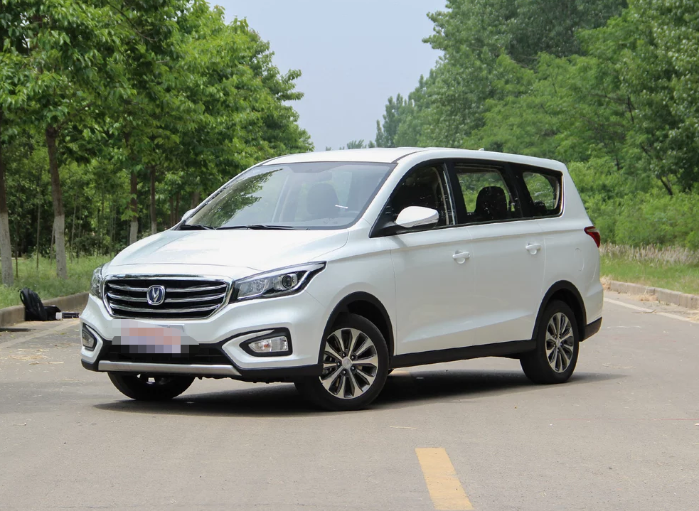 汽车鉴赏长安汽车-凌轩2017,饱满的车身线条,时尚感与颜值并存