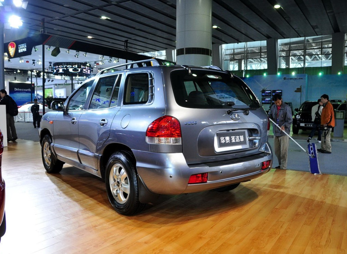 外观时尚大气的圣达菲经典,容易上手,内饰优雅简约