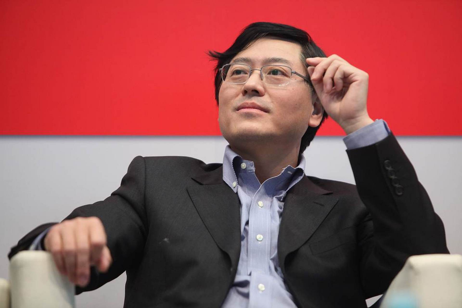 1964年,杨元庆出生于安徽合肥,高中毕业于合肥一中,本科毕业于上海