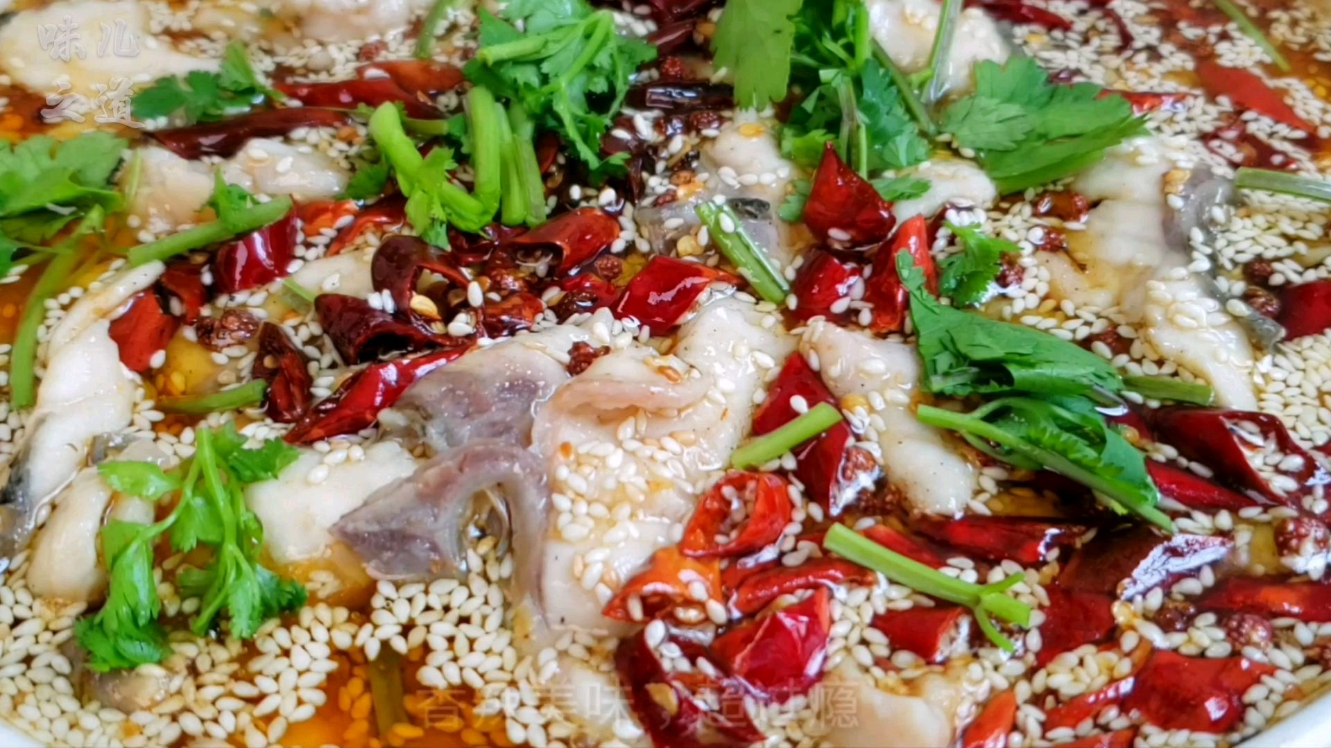 这才是水煮鱼的正确做法,详细讲解鱼片腌制技巧,鱼肉滑嫩无腥味