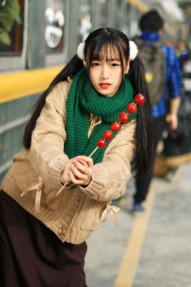 双马尾的美女,请你吃糖葫芦