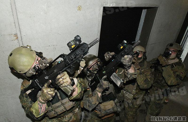 德军第26伞兵团egb单位实战演习 接受特种作战训练的精锐部队