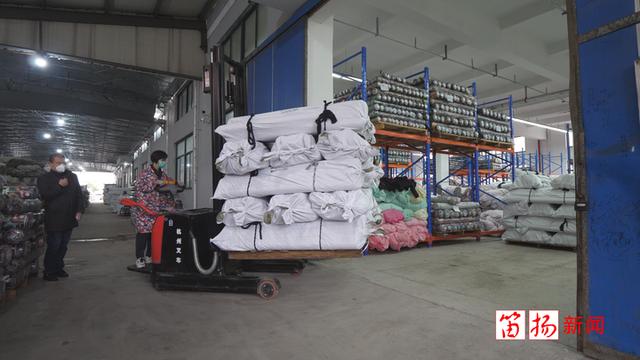 绍兴柯桥第一柜!"布婷纺织"发出首个外贸集装箱