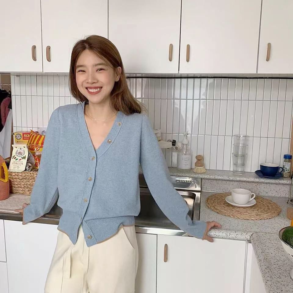 2019年春天爆火的"奶奶衫",这样搭配才好看!