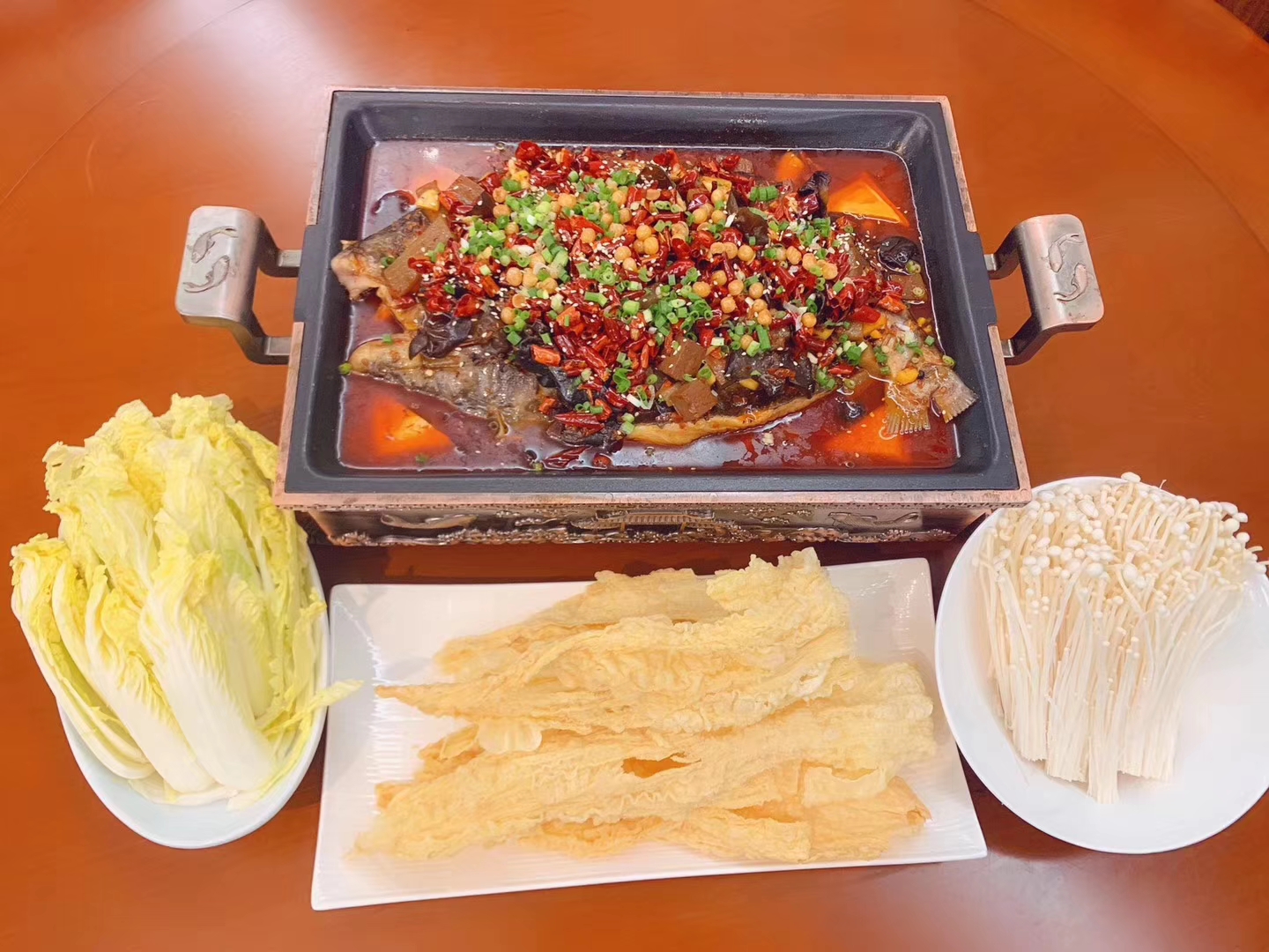 超值四人烤鱼套餐来袭!原价158元,现价只要88元!