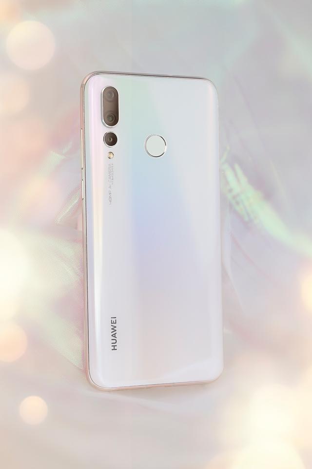 自带恋爱感的白色,华为nova4贝母白图赏